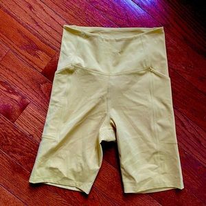 Girlfriend Collective High Rise Pocket Bike Shorts - Pear - Small